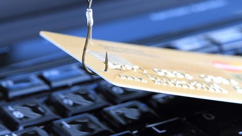 Российские банки в 2015 году помогли пресечь 100 тысяч сомнительных операций