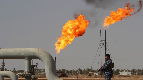 Нефтяные котировки достигли полугодового максимума и продолжают расти