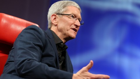 Глава Apple надеется на укрепление российского рубля