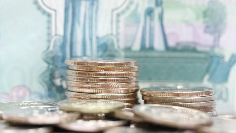 ЦБ не будет налаживать выпуск денежных банкнот в десять тысяч рублей, а также монет с центральным отверстием