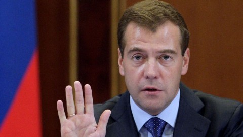 Медведев призвал воспользоваться периодом низких нефтяных цен для перемен в экономике