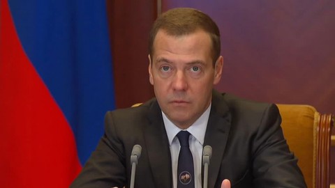 Медведев: за 15 лет невозможно избавить Россию от нефтяной зависимости