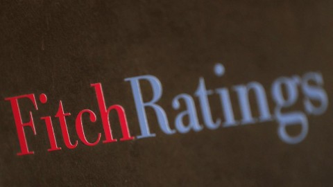 Fitch: в 2015 году ВВП РФ в долларовом выражении снизился на 35%